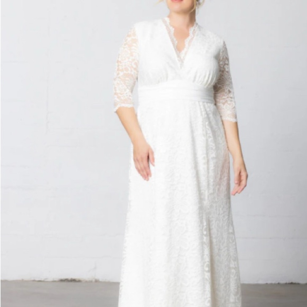 Kiyonna Ivory Lace Wedding Dress